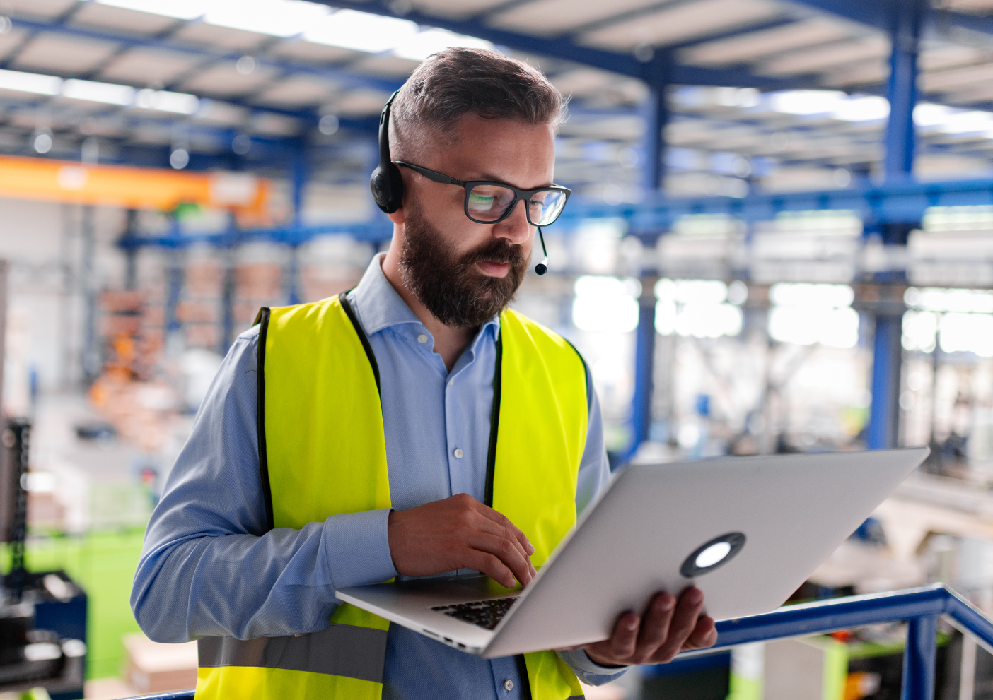 System ERP dla produkcji - jak system wspiera planowanie, kontrolę i optymalizację procesów produkcyjnych 